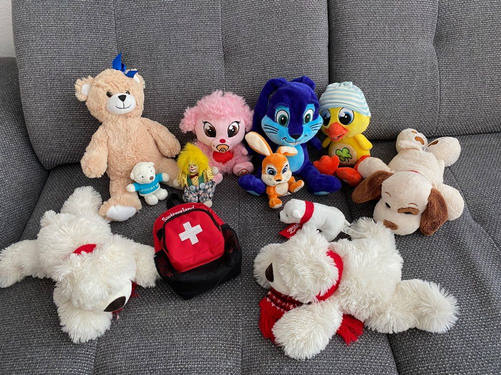 Spielzeuge: Plüschtiere und Rucksäckli – Gebraucht aus Canobbio von cog_bp5c 1