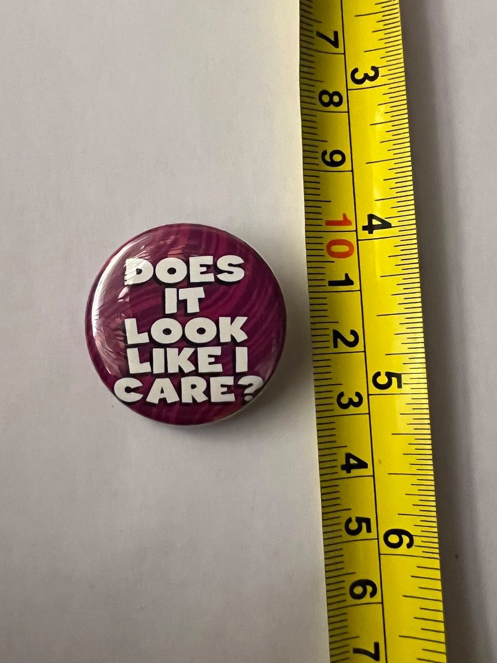 Spille & Fermagli: Button does it look like I care? – Usato da Zürich venduto da rigani 2