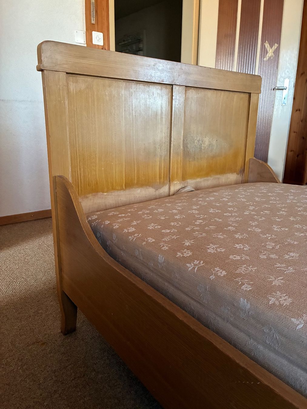 Betten: Bett aus Holz – Gebraucht aus Aarau von val_yyx5 1