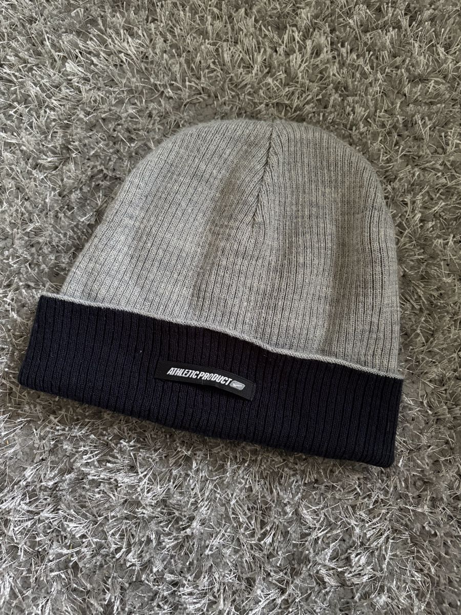 Nike Copricapi, berretti & cappellini: Nike Reversible Beanie Hat – Nuovo (secondo la descrizione) da Brislach venduto da edu_t6pq 1