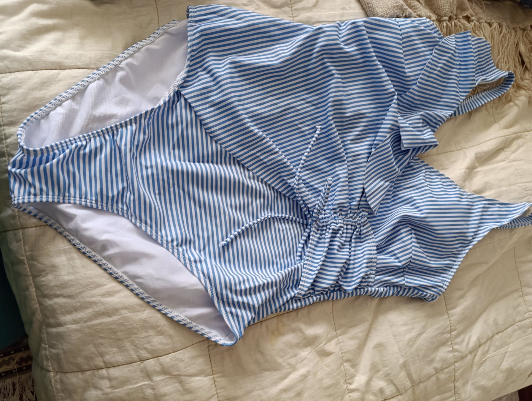 Badekleider & Bikinis: Maillot de bain – Neu und originalverpackt aus St-Cergue von Neviana