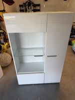 Vitrine weiss mit Glasfront und Einlegeböden gebraucht