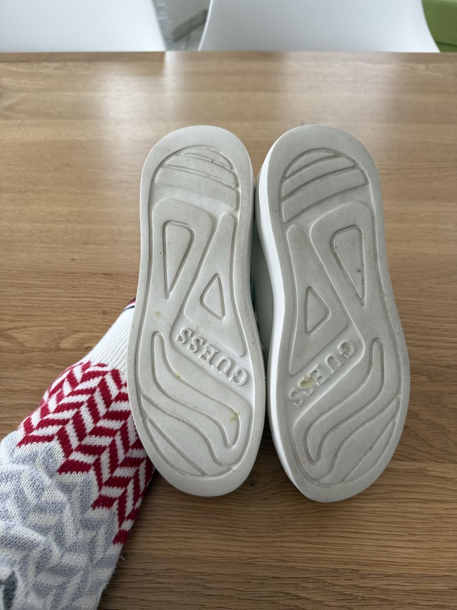 Guess Scarpe da donna: Sneaker von Guess Gr. 37 – Usato da Steffisburg venduto da NadiTh 7