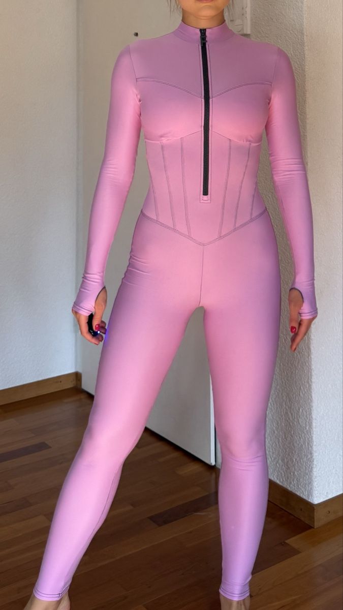 Tute: Pink Sport Jumpsuit - Size S – Nuovo (secondo la descrizione) da Zürich venduto da eli_t8nw 2