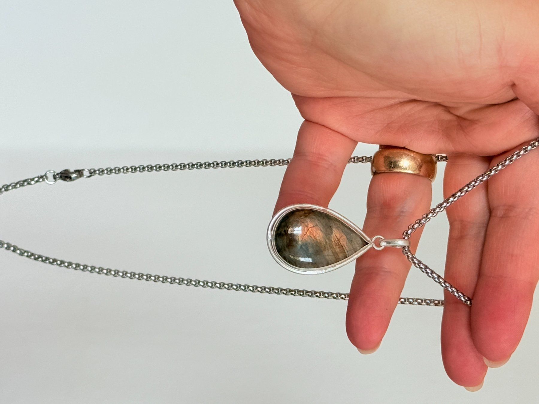 Colliers: Collier avec Labradorite – Neuf avec emballage d'origine à Genève par AWWA 1