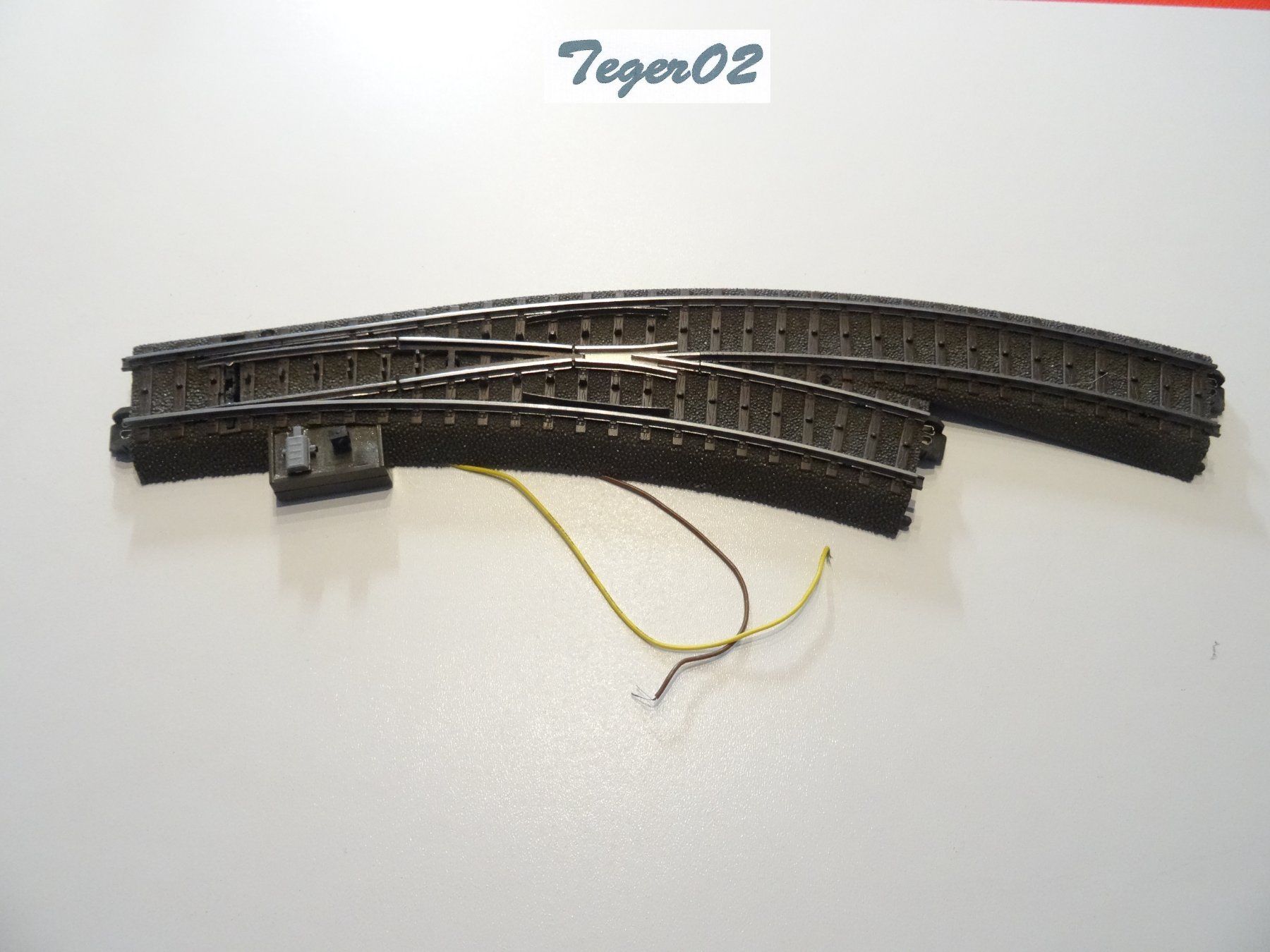 Märklin Modellini di ferrovie: Märklin. H0 24672 Bogenweiche digital mit Weichenlaterne – Usato da Hochdorf venduto da Teger02