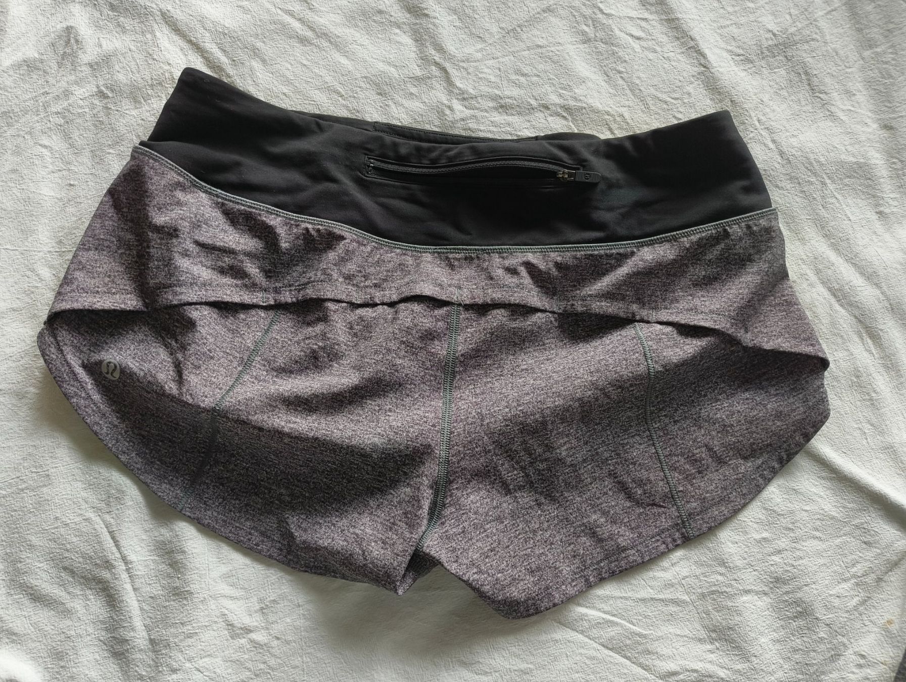 Lululemon Pantaloni: Lululemon Run Times Shorts gr 6 – Usato da Stein am Rhein venduto da DaOhana 2