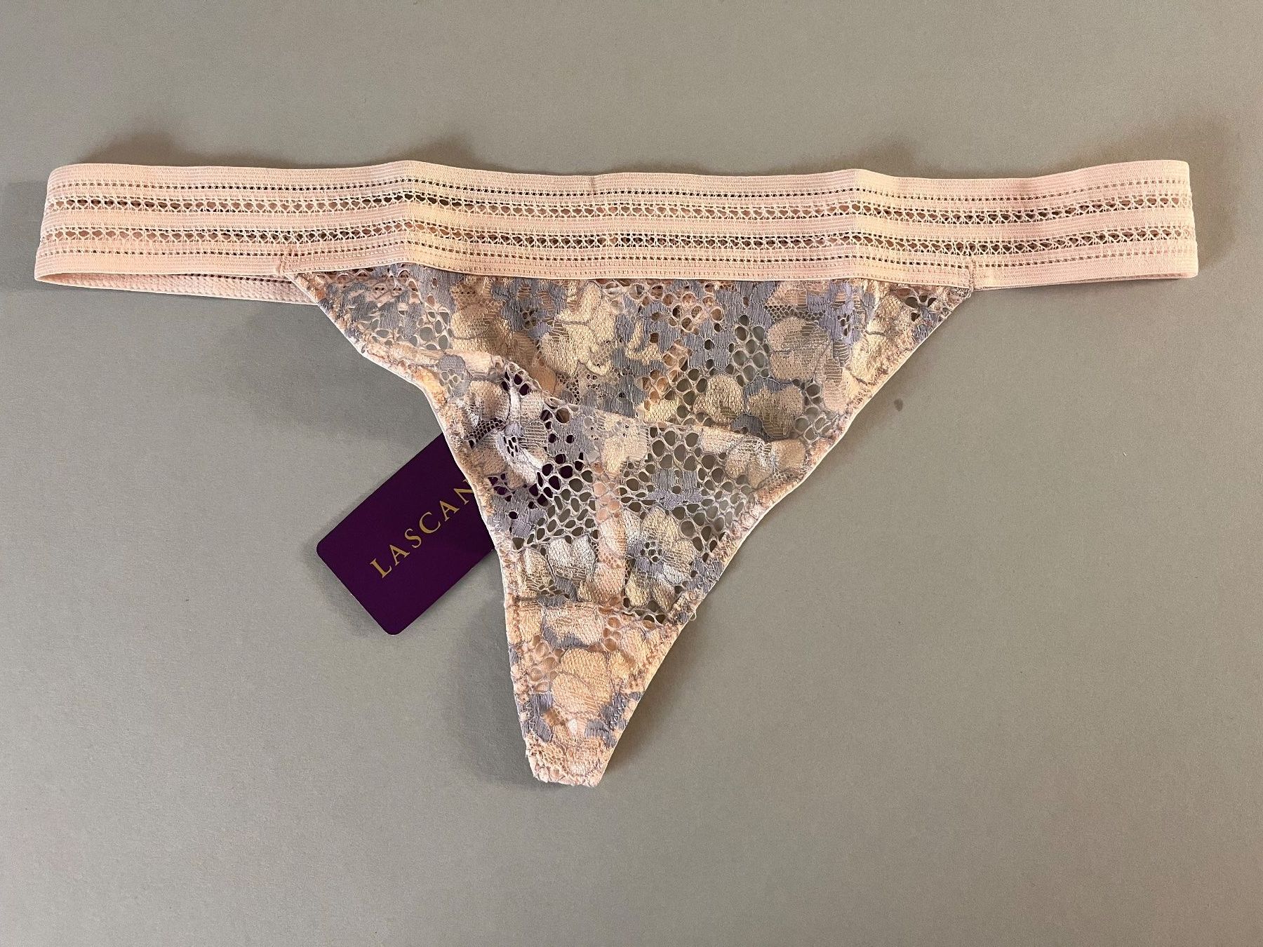 Lascana Autres dessous: Spitzen-String, LASCANA, Grösse 40/42, Farbe Hellrosa – Neuf avec emballage d'origine à Rudolfstetten par gst_g7xl