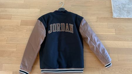Jordan Jacke 