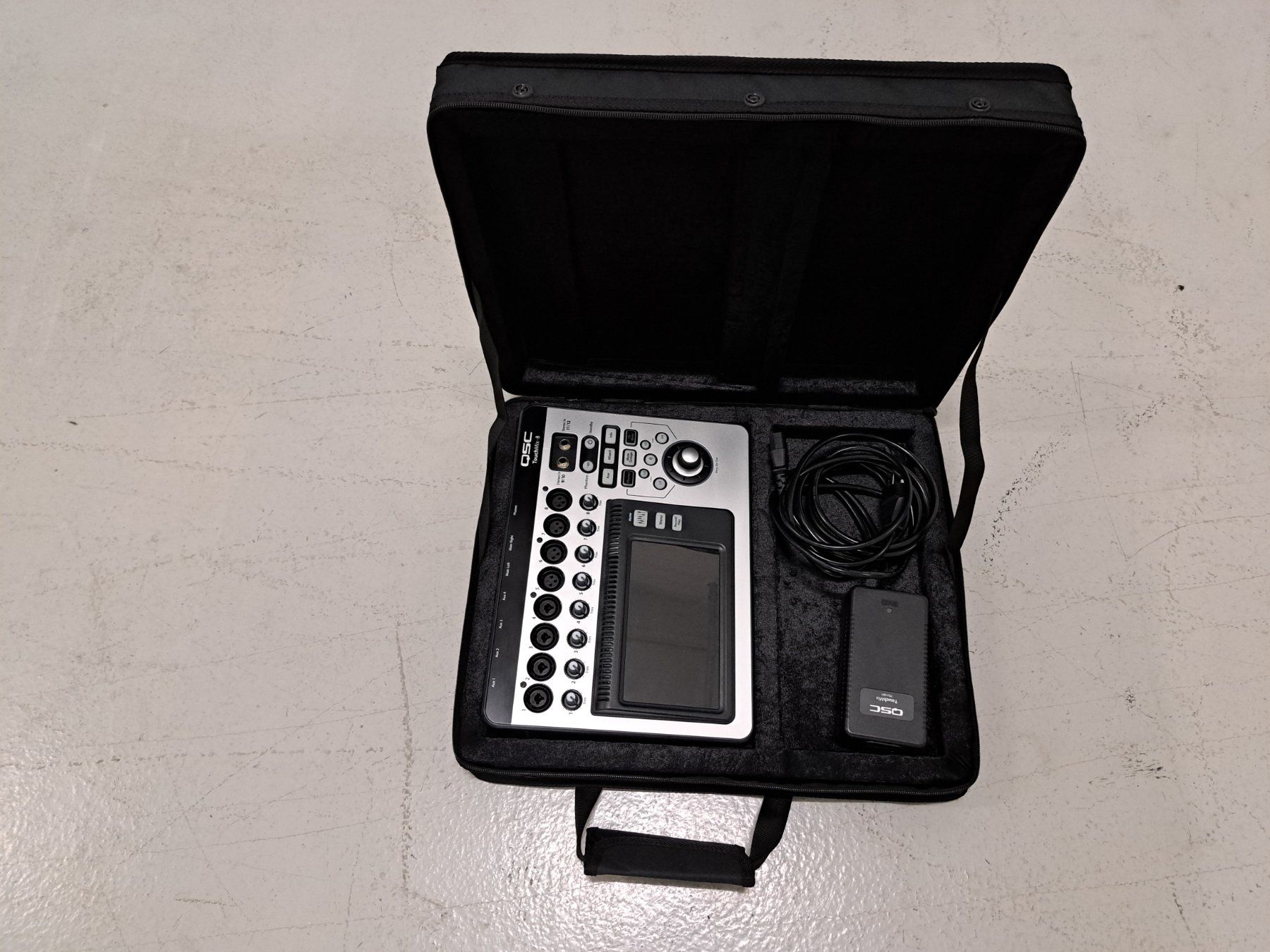 Qsc Mischpulte: Digitalmixer QSC TouchMix 8 – Gebraucht aus Embrach von lichttechnik 3