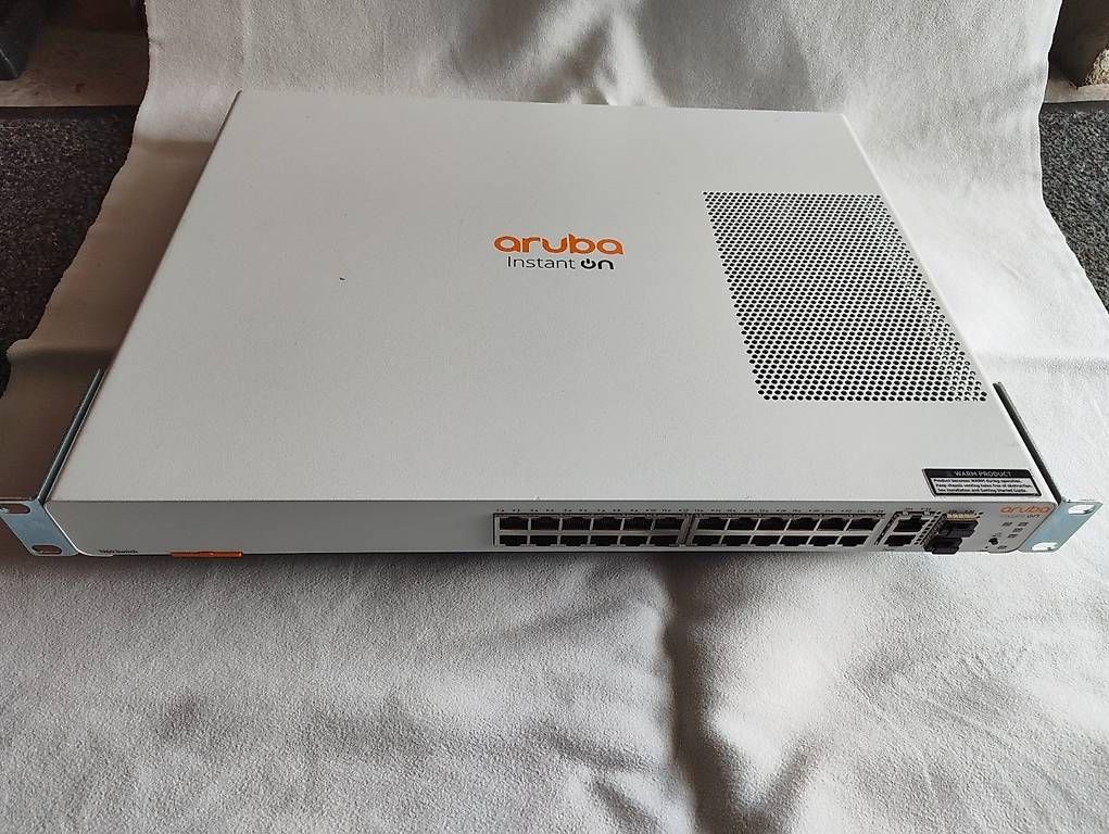 Hub & Switch: HP Aruba 1930 Switch 24 Port  – Usato da Beinwil am See venduto da DJLee