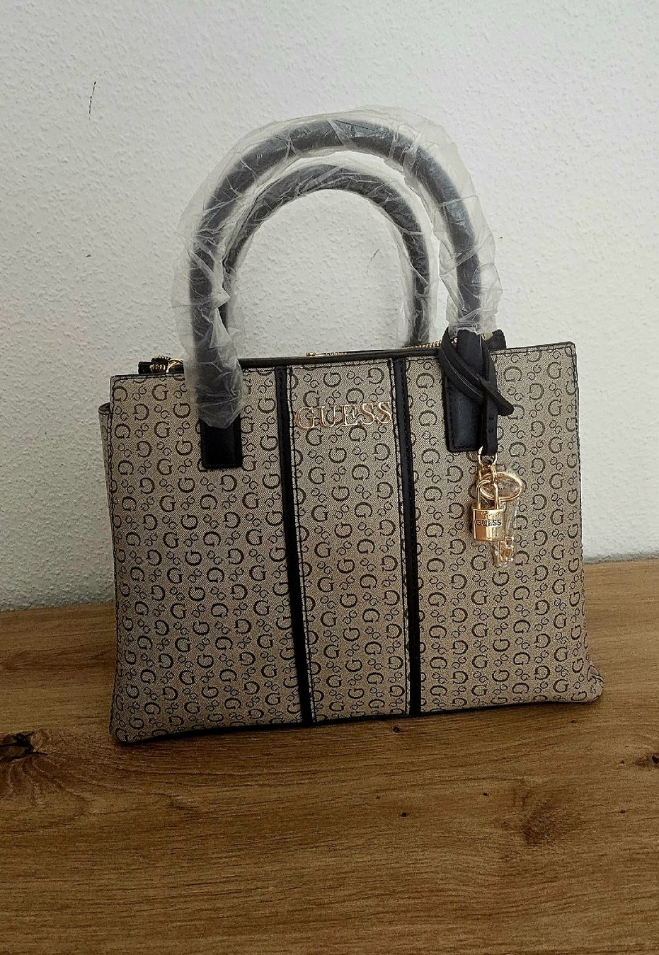 Guess Taschen für Damen: New GUESS bag  – Neu und originalverpackt aus Peseux von dzo_yyk6 1