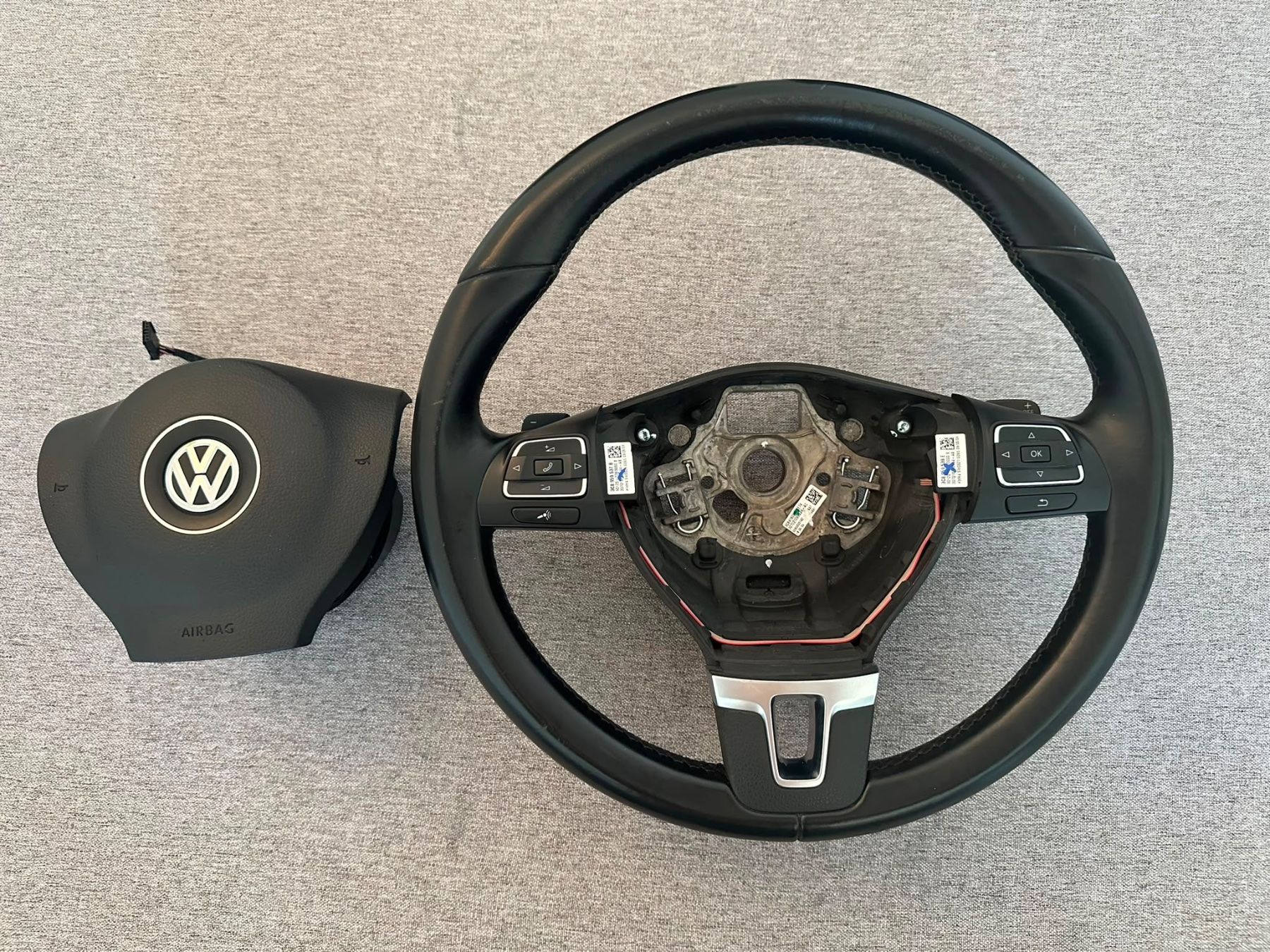 Volkswagen Tutti pezzi di ricambio auto: *VW Lenkrad-Kit*  Original Volkswagen – Usato da Bern venduto da and_b6dn 1