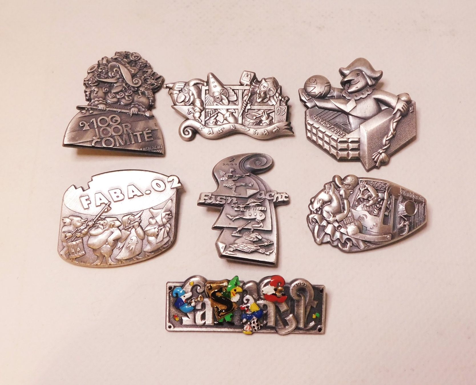 Basler Placchette & Badge: Fasnachts-Plaketten Sammlung Jahre 2000er – Usato da Emmenbrücke venduto da Neverlaand-22