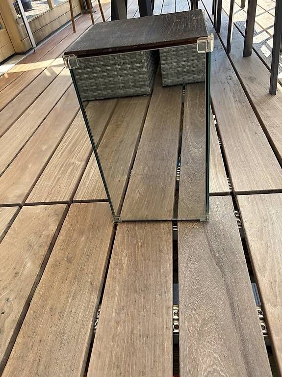 Altro in Decorazioni & Accessori: Beistelltischchen Glas-Säule mit Holzplatte – Usato da Biel-Benken BL venduto da AngiSchaefer 1