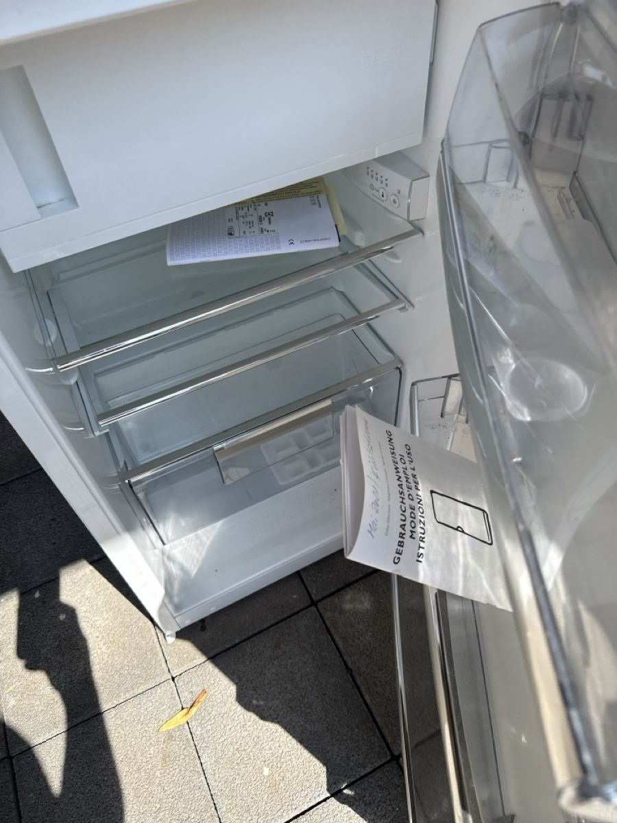 Frigoriferi: Electrolux  Kühlschrank Gefrierschrank weiss – Usato da Langnau i. E. venduto da Acrjl 1