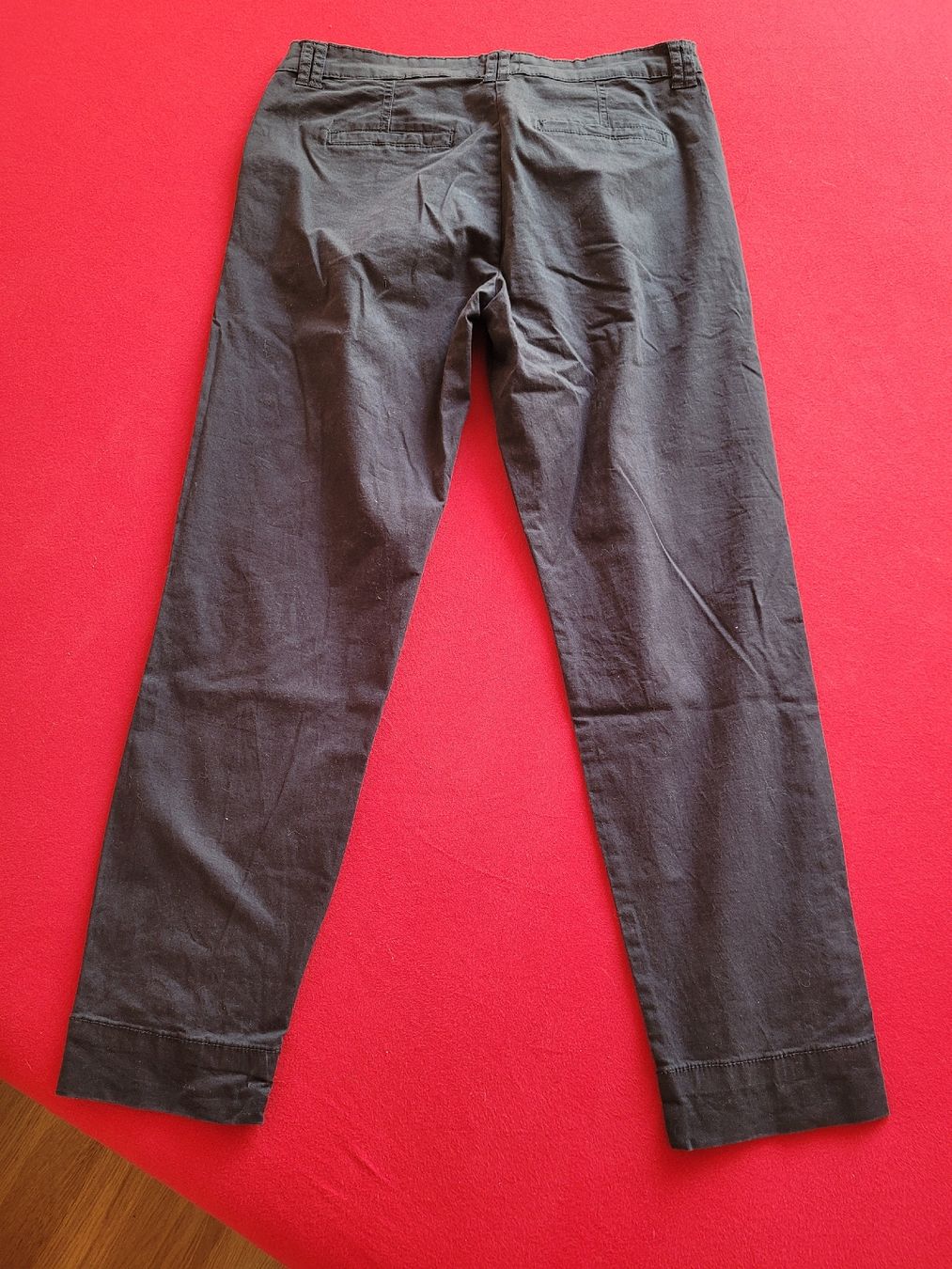 Pantaloni: Damen Caprihosen dunkelblau Gr. S – Usato da Steffisburg venduto da Gismo49 1