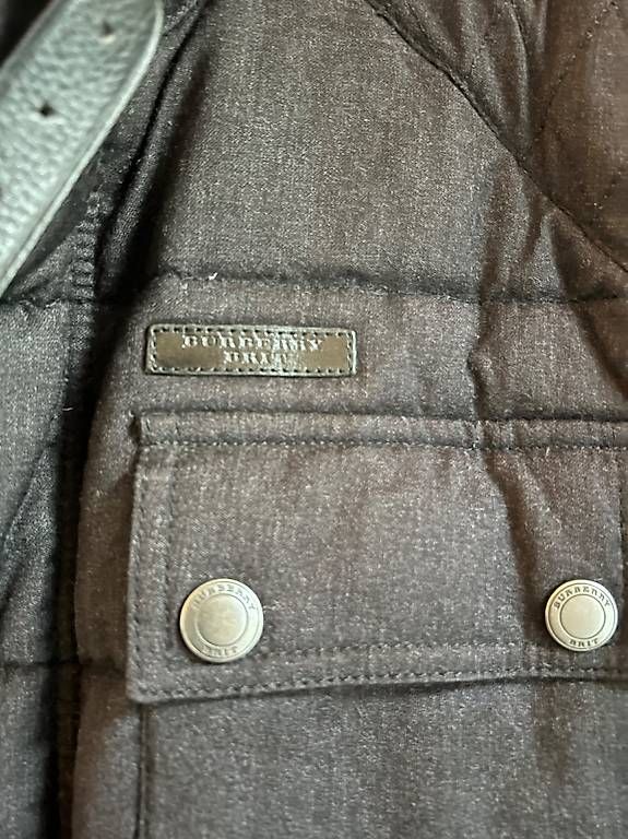 Burberry Jacken: Burberry Winterjacke – Gebraucht aus St. Gallen von Alina.33 2