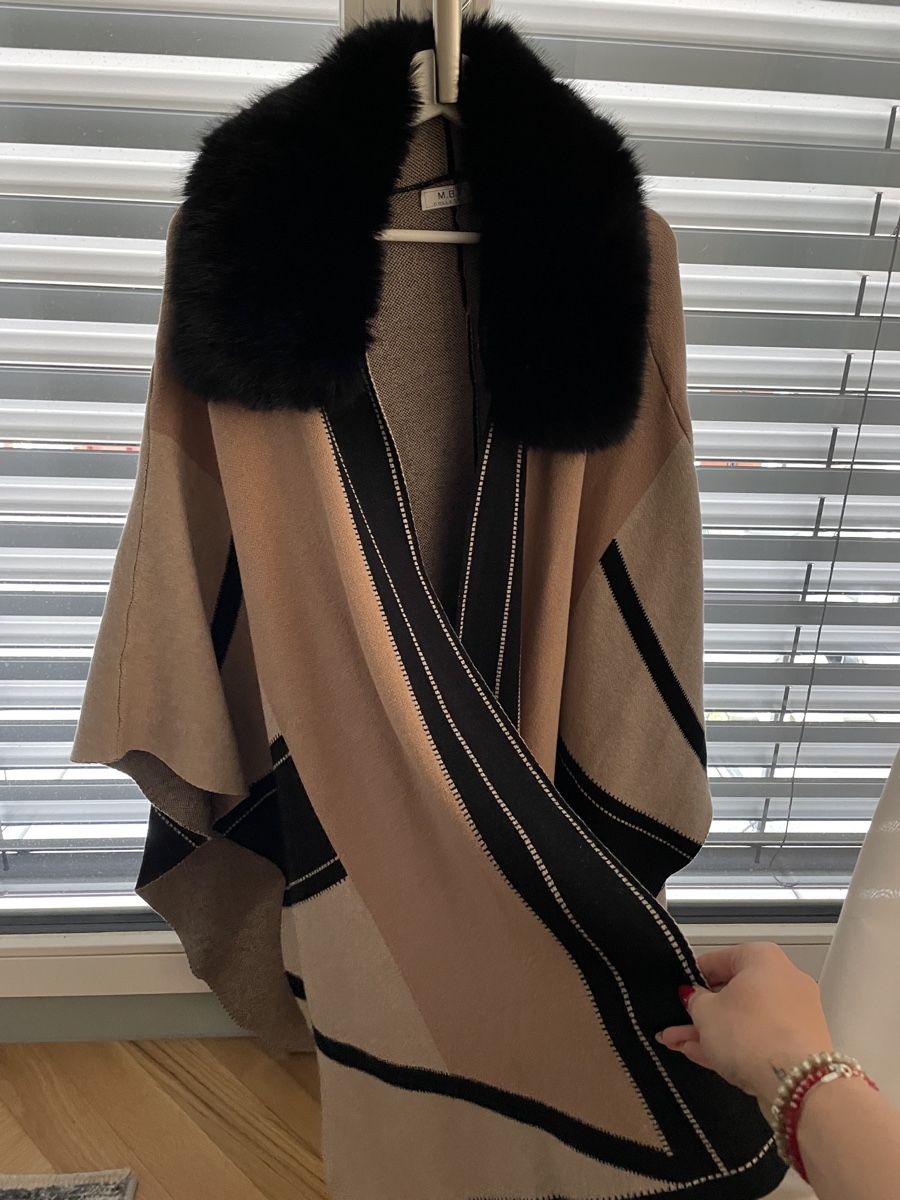 Altro in Moda donna: Schicker Damen-Cape mit Kunstfellkragen – Nuovo (secondo la descrizione) da Fahrweid venduto da jelena.pavlovic