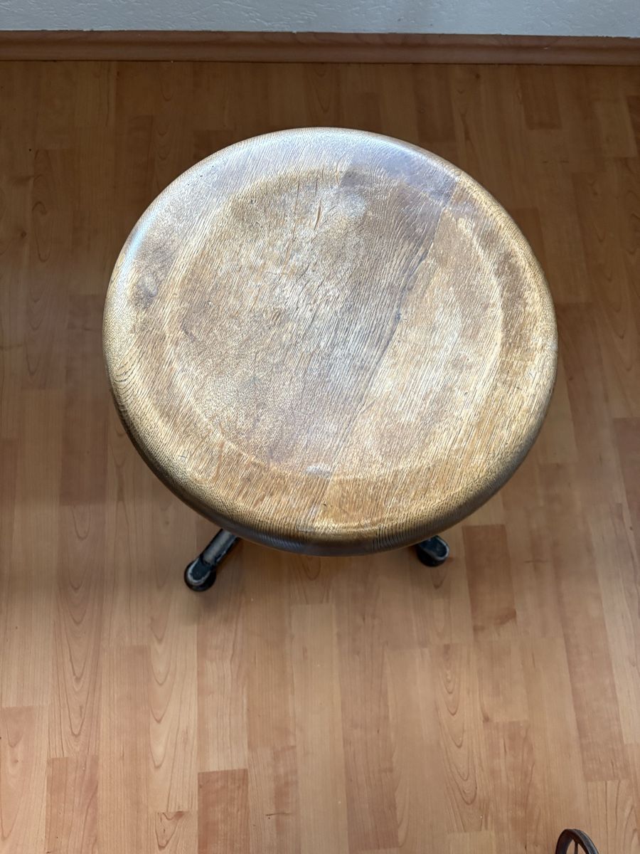 Articoli in legno: Vintage Hocker, Holz – Usato da Burgdorf venduto da Sophli 1