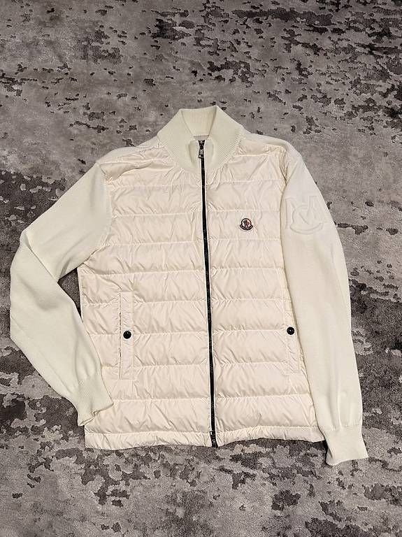 Moncler Giacche: Moncler Cardigan Weiss – Usato da Kiesen venduto da Leonkrebs