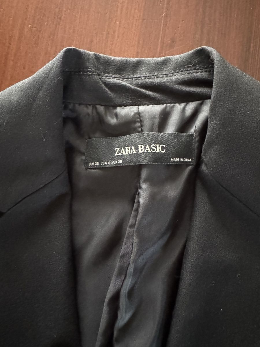 Zara Jacken: Blazer von Zara Basic, Grösse 36 – Gebraucht aus Buonas von Mikesteal 1