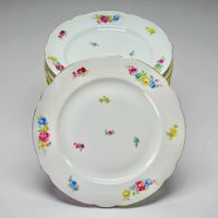 Ancien service de 11 assiettes plates en porcelaine VSK UCF