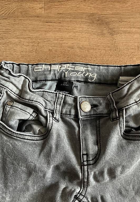 Pantalons: Jeanshose Größe 134 – D'occasion à Zimmerwald par wuff81 2