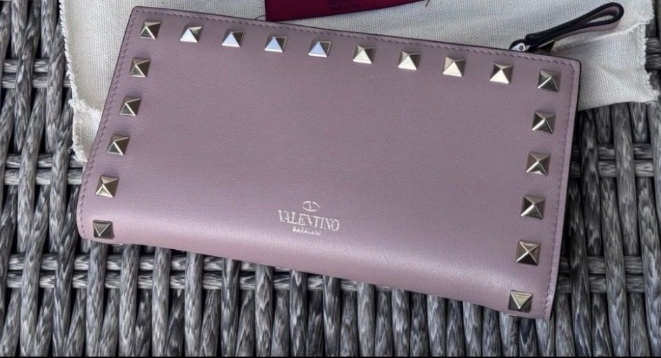 Valentino Portamonete: Valentino Garavani wallet – Usato da Dübendorf venduto da MariaS.