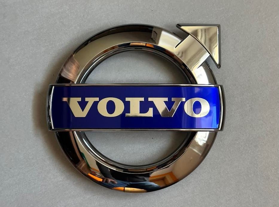 Volvo Toutes les pièces auto: Volvo Logo / Emblem – D'occasion à Ried-Brig par V8_Andy