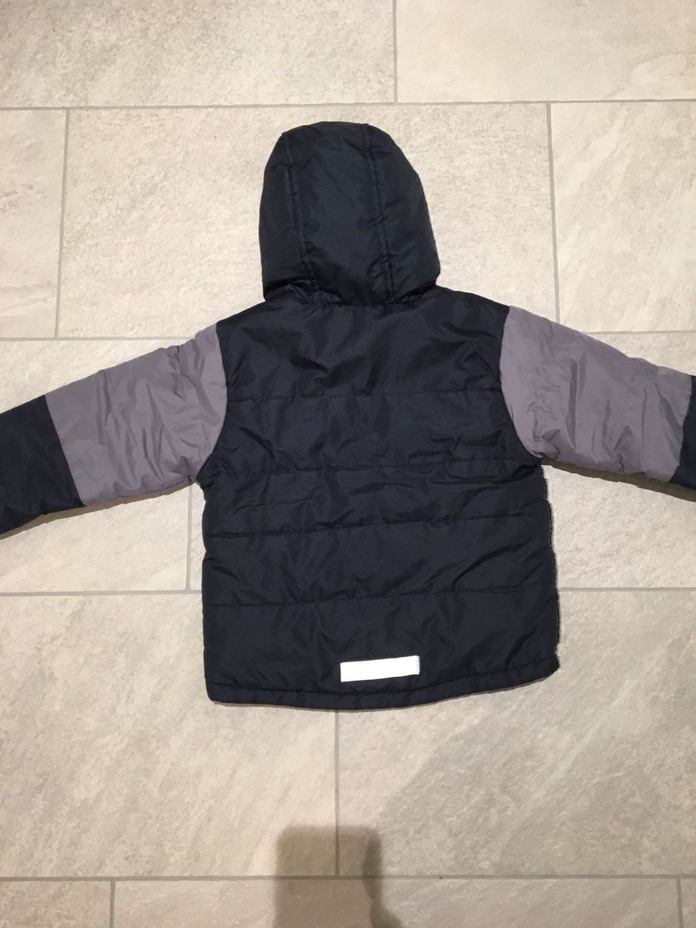 Vestes & Manteaux: Winterjacke Größe 110 – D'occasion à Adliswil par rossoelmare