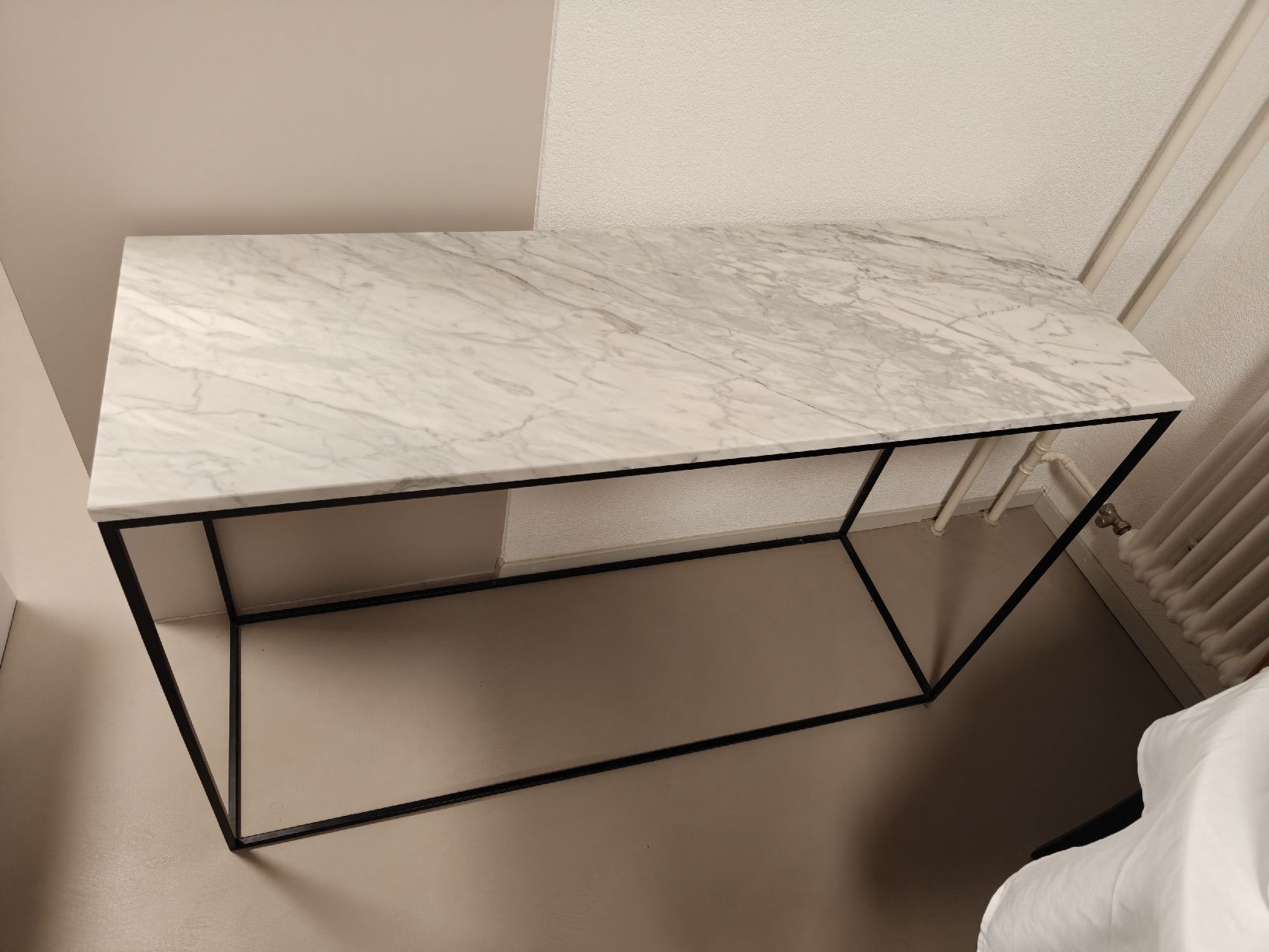 Tables: Konsolentisch mit Marmorplatte / Console Table Marble Top – D'occasion à Bern par Mik_2rmd