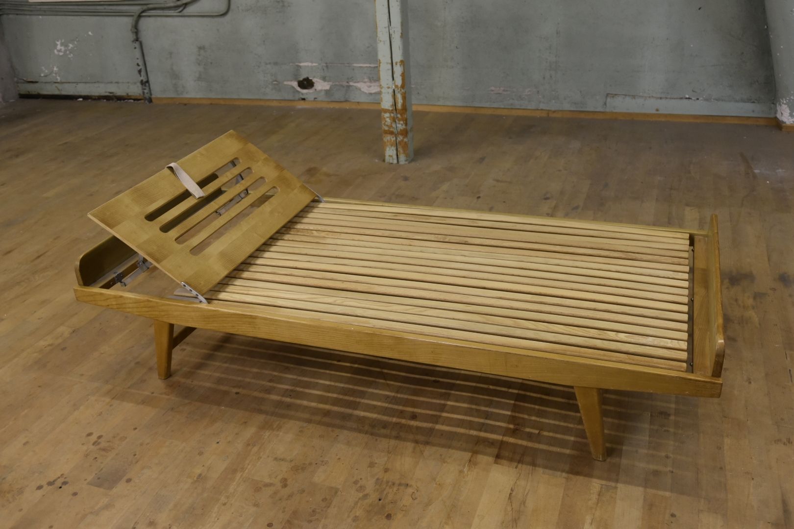 Betten: Designklassiker Bett von Holma – Gebraucht aus Lichtensteig von Usedinstorecom 2