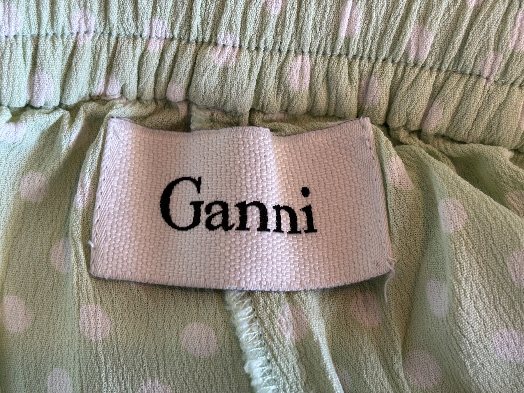 Ganni Pantaloni: GANNI Shorts mit Punkten – Usato da Zürich venduto da missmodernage 4