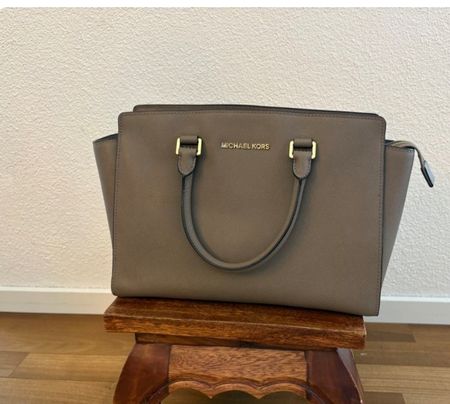 Michael Kors Selma Medium beige sehr guter Zustand