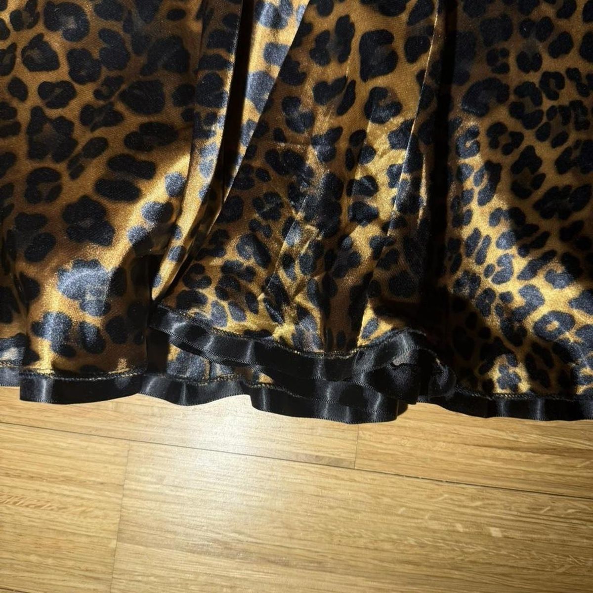 Gonne: Vintage Leopard Print Midi Skirt – Usato da Windisch venduto da sophieyn 1