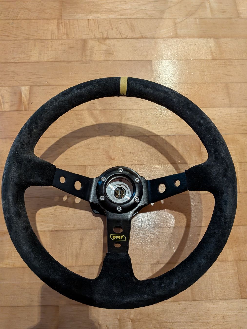 Tutti i ricambio: OMSportlenkrad inkl. B-G Steering Wheel Quick Release System – Usato da Wolfhausen venduto da Votec_2109