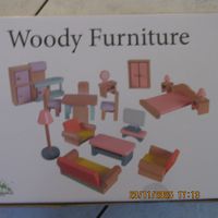 Süsses Holzmöbel-Set fürs Puppenhaus - komplett! neu
