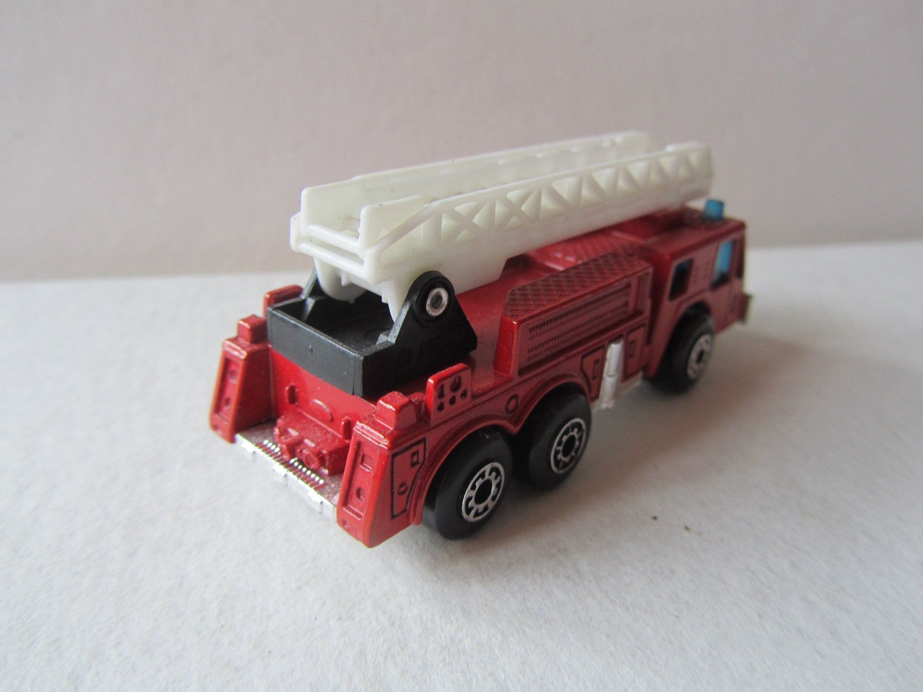 Matchbox Voitures modèles: Fire Engine, Matchbox Macau, unbespielt – D'occasion à Weiningen ZH par dietsch57 3
