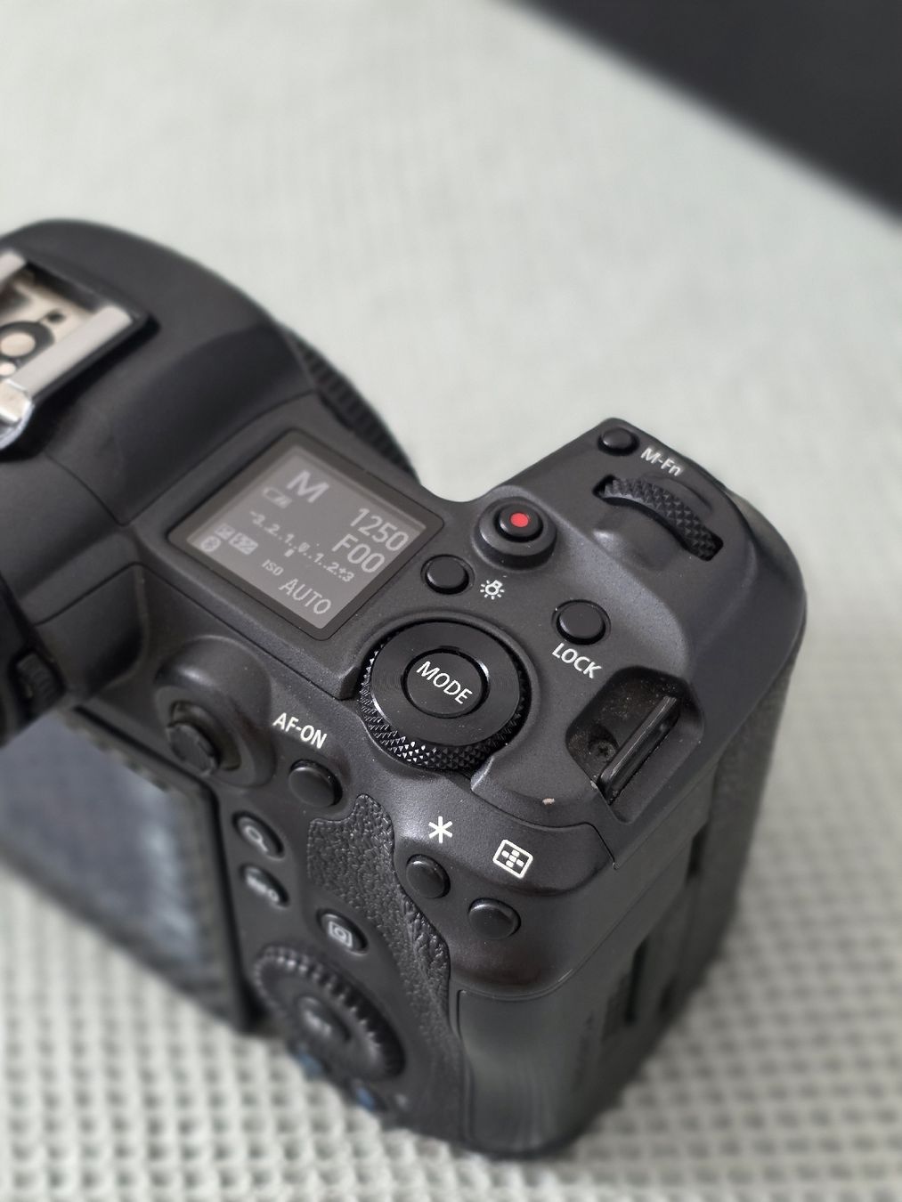 Canon Fotocamera: Canon R5 Body mit OVP, Akku Ladegerät – Usato da Buchs AG venduto da Fifi87 8