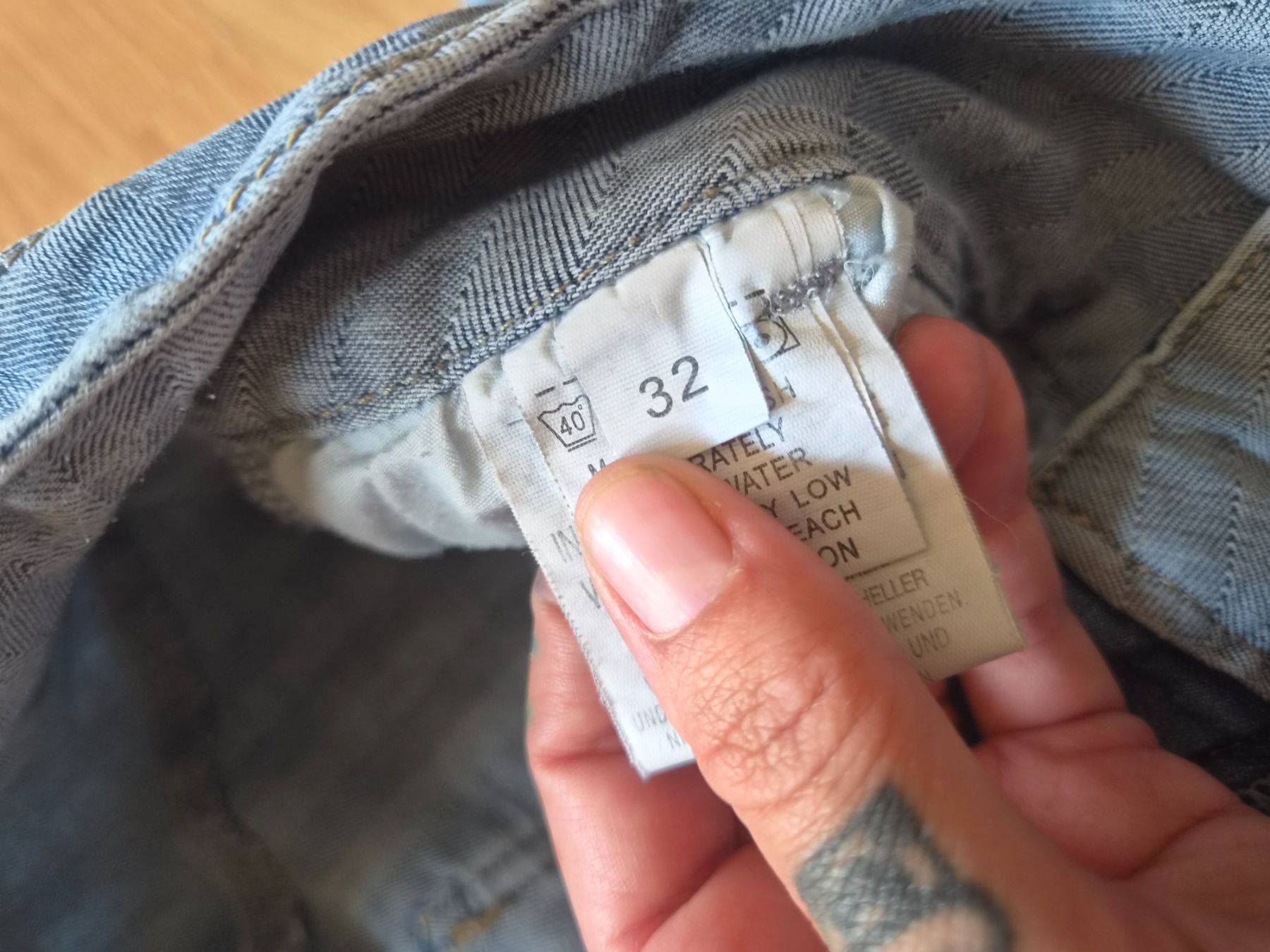 Jeans: Jeans Bermuda hellblau W 32 neuwertig – Usato da Mumpf venduto da Fabis_Shop 3