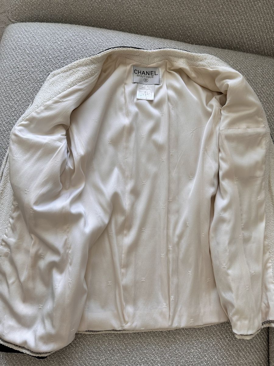 Chanel Giacche: Chanel iconic Jacket, Size S – Usato da Zürich venduto da Ele_fashionista 1