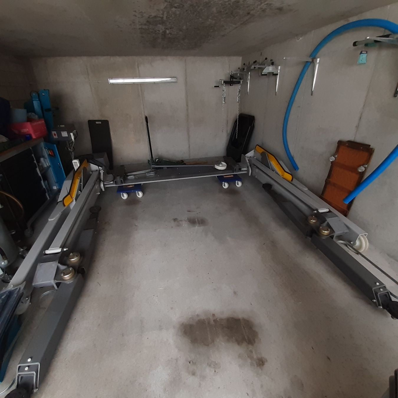 Piattaforme elevatrici & Crick: Auto Hebebühne – Usato da Sins venduto da RR21 2