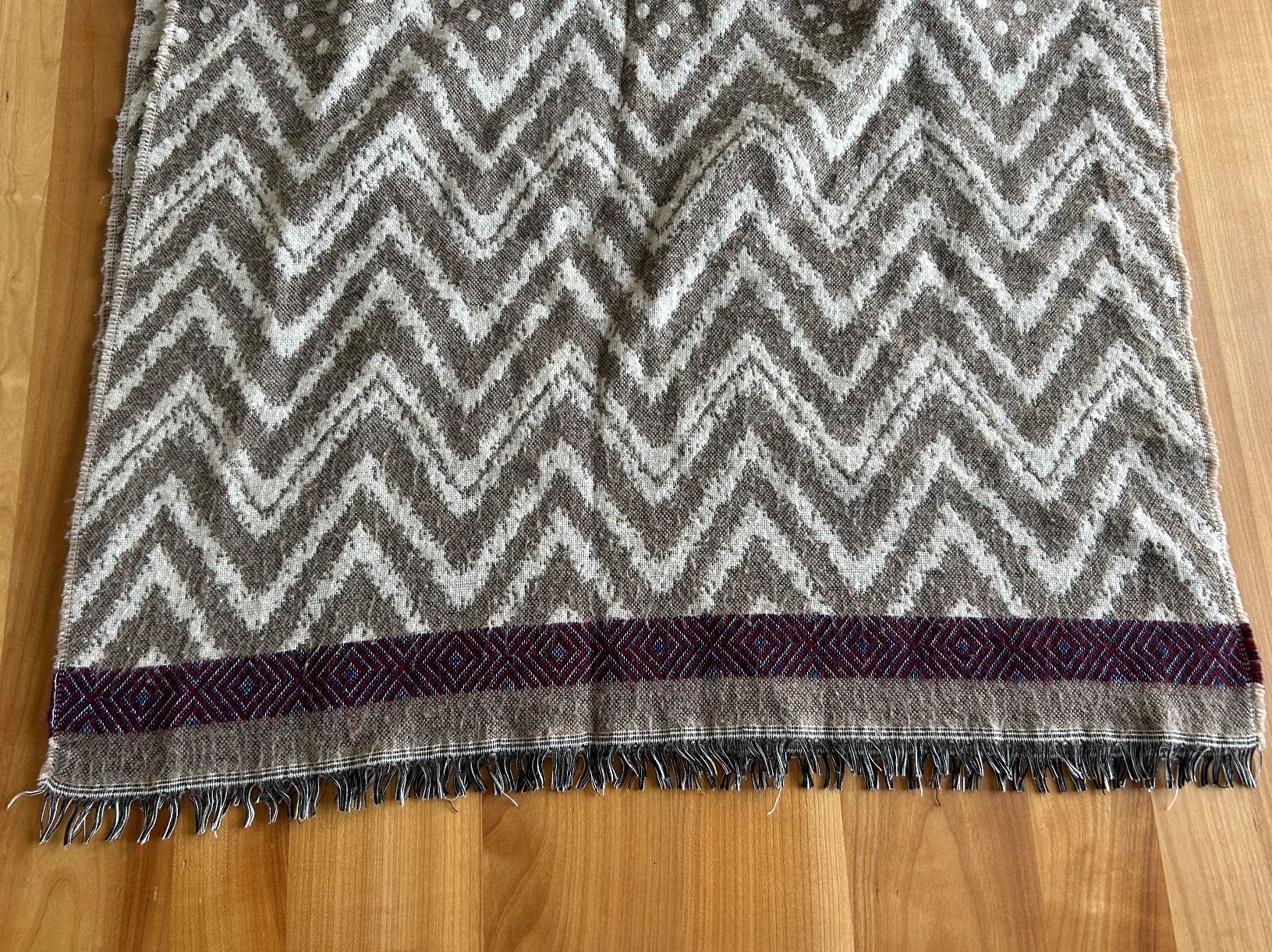 Foulard & Sciarpe: Winterschal braun/beige gemustert – Usato da Schliern b. Köniz venduto da mar_6wsv 1
