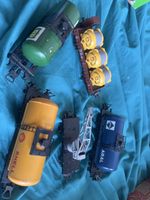 Eisenbahnwagen Set: 5 Tankwagen 1 Kranwagen