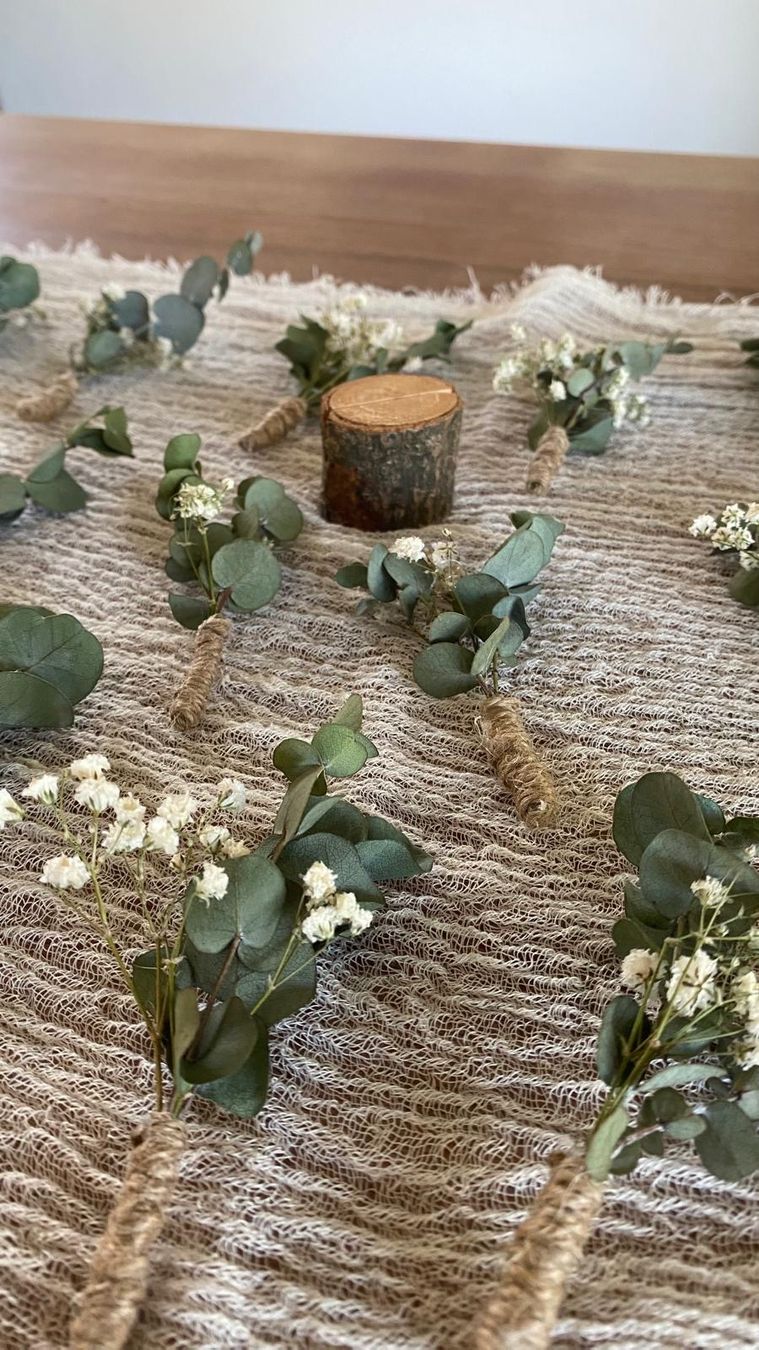Tutte le decorazioni: getrocknete Mini-Sträussli inkl. Tischkartenhalzer aus Holz – Usato da Worb venduto da jon_8wpq 1