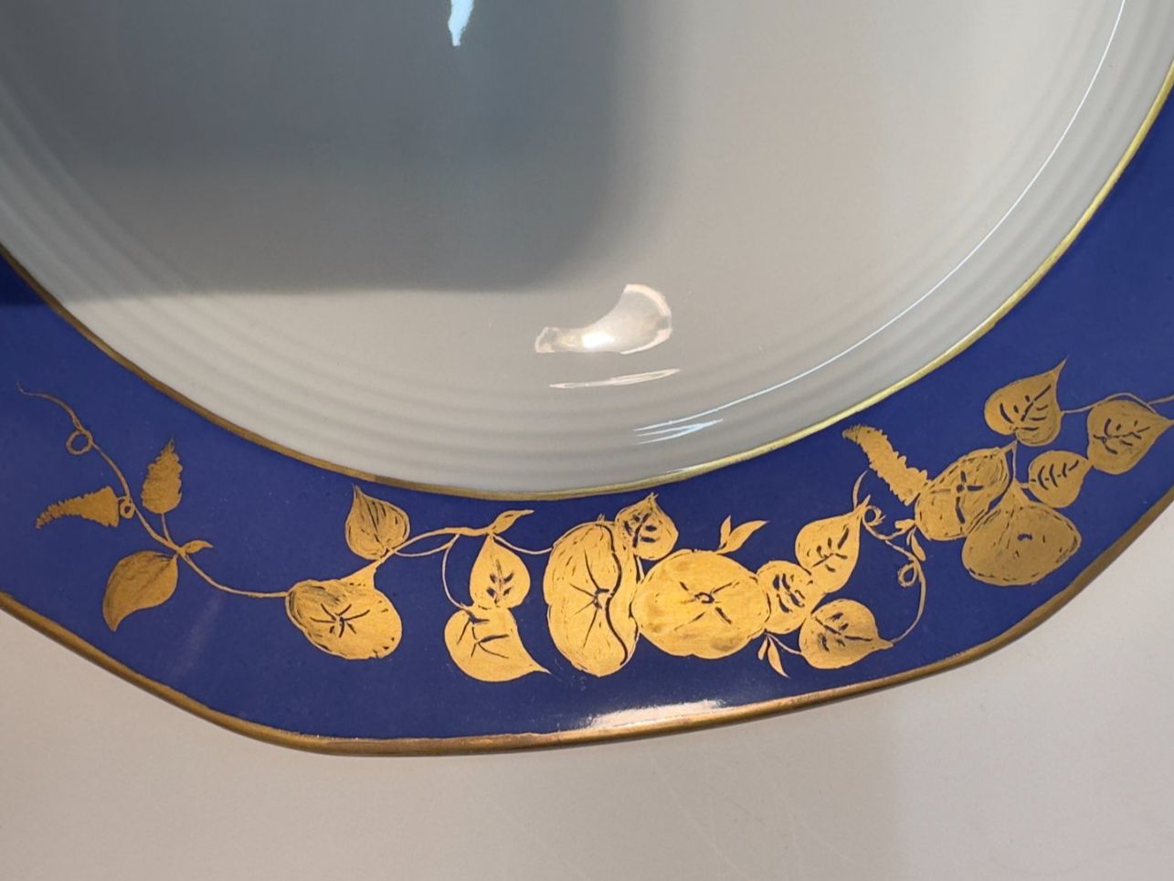 Piatti: 2 Grosse Teller mit goldenem Ornament – Usato da Dürnten venduto da RaschaKatz 1