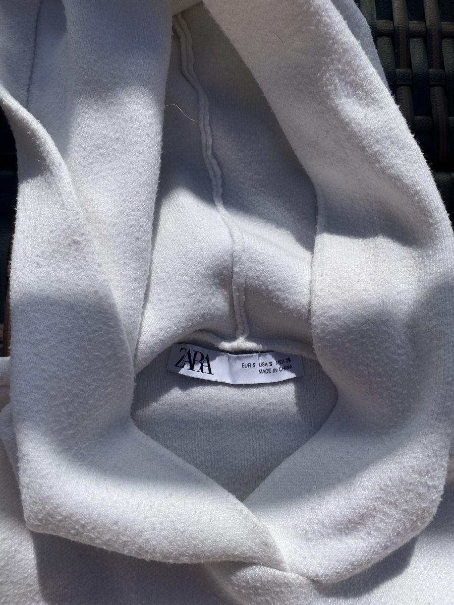 Zara Pullover & Sweatshirts: Sweat-shirt Zara blanc – Gebraucht aus Bevaix von jpfund 2