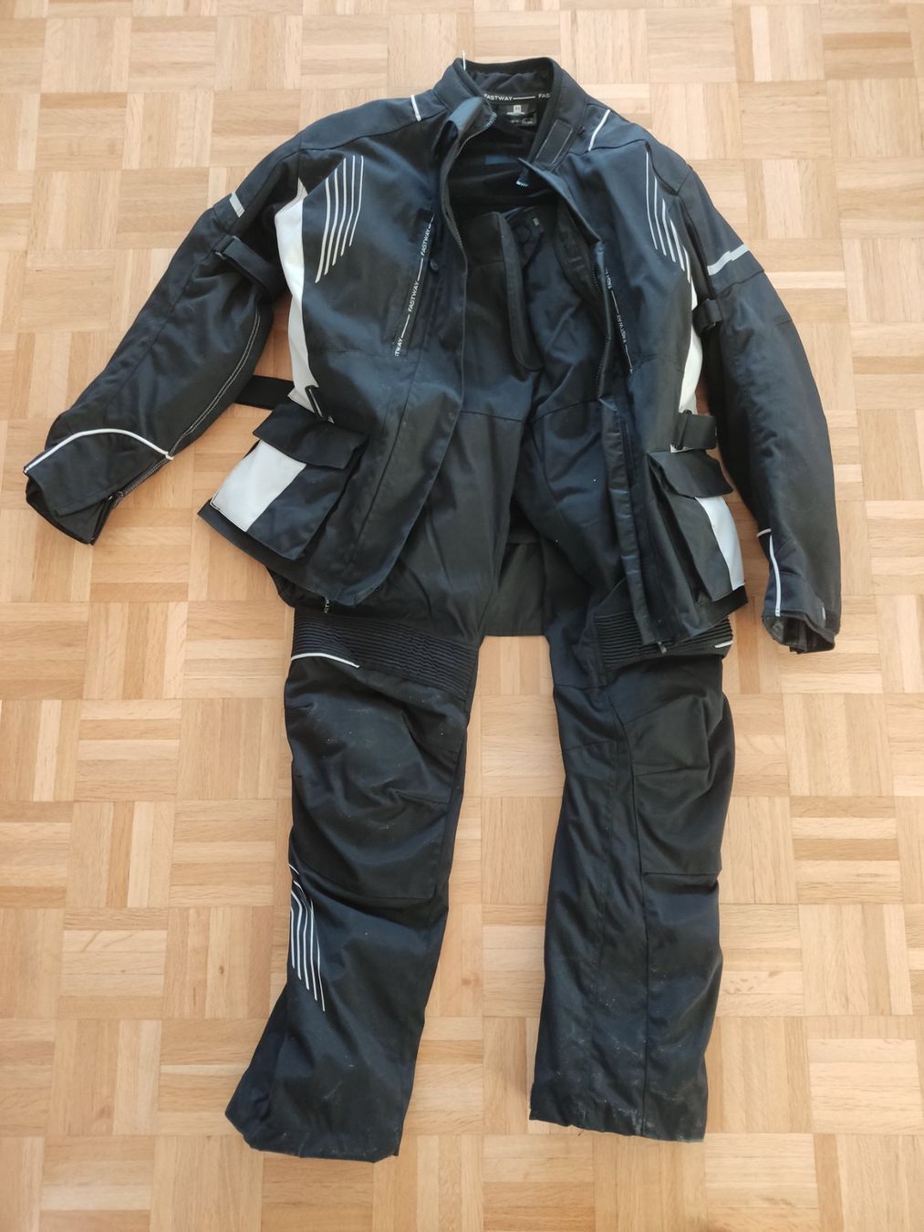 Completi & Tailleur: Fastway Motorrad Kombi Grösse 46 – Usato da Muttenz venduto da Darisha 2