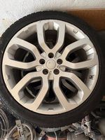 Original Land Rover 22" Alufelgen mit Conti Reifen 275/40R22